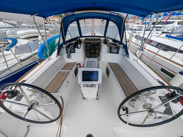 Sun Odyssey 389 Islanders