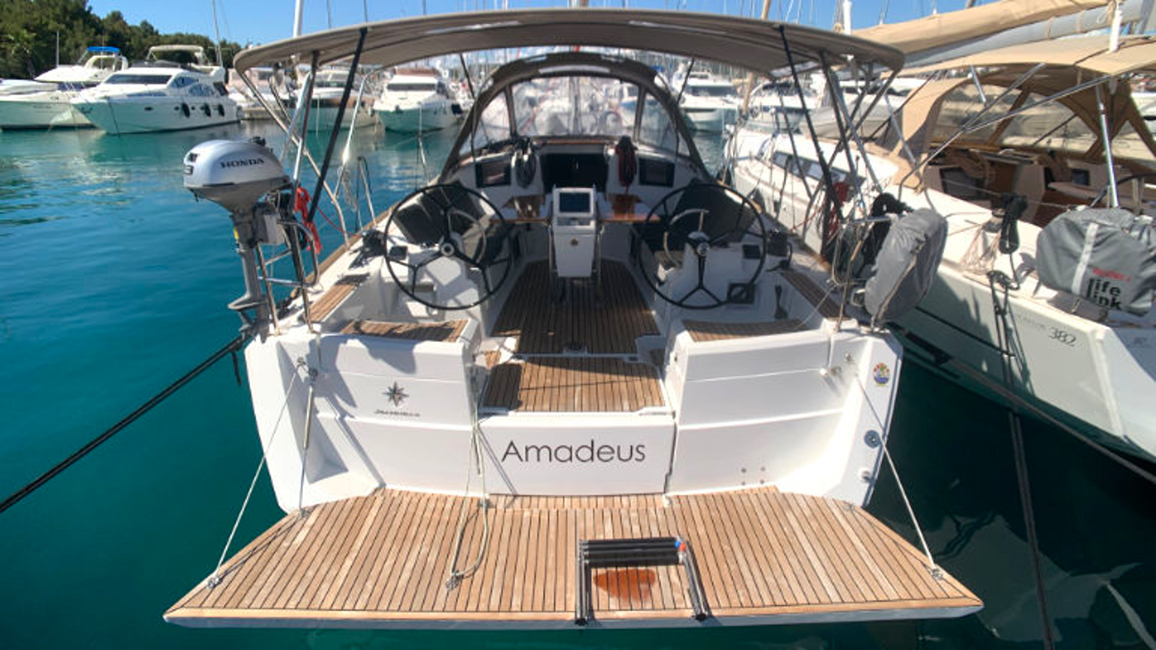 Sun Odyssey 389 Amadeus