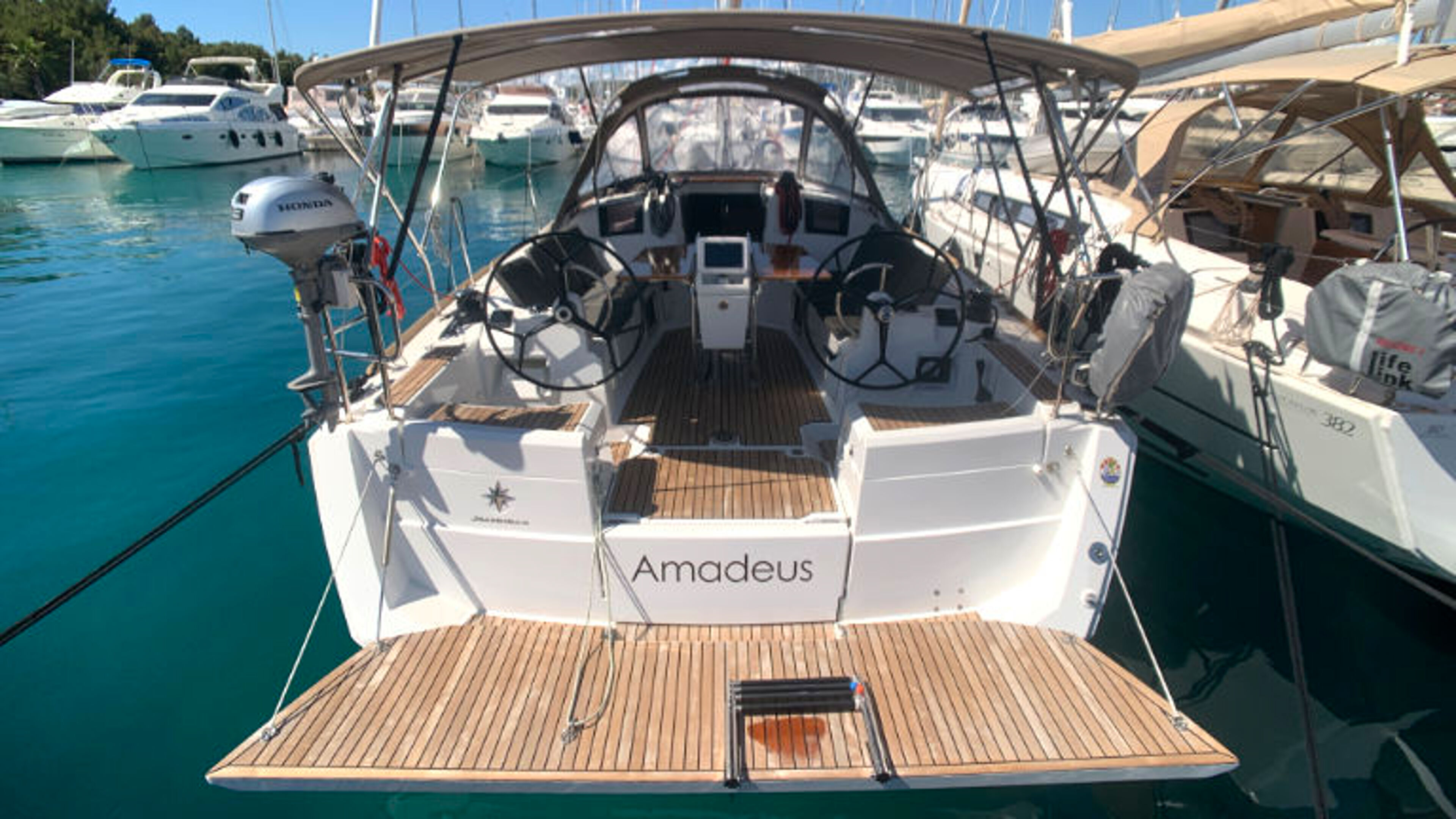 Sun Odyssey 389 Amadeus