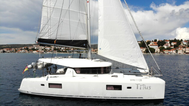 Lagoon 42 OW - 3 + 1 cab. Titus