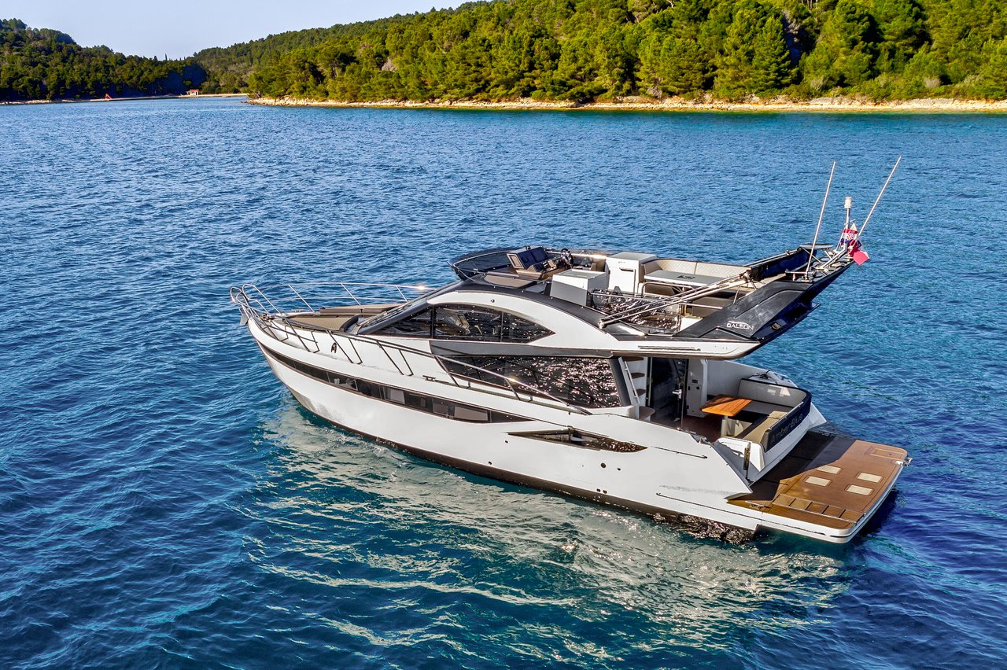 Galeon 420 Fly Amber Blue