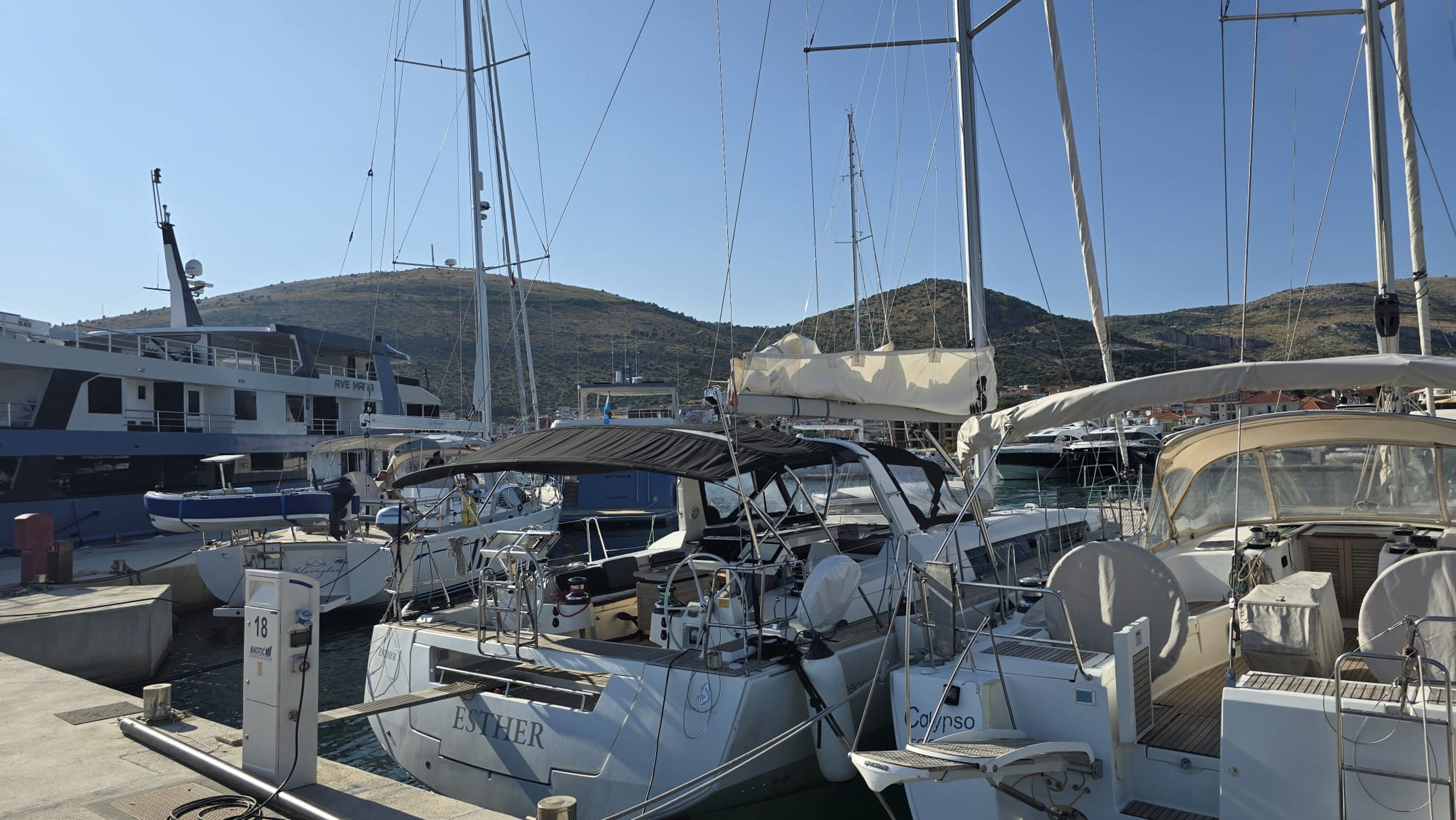 Oceanis 55 - 4 + 1 cab. Esther