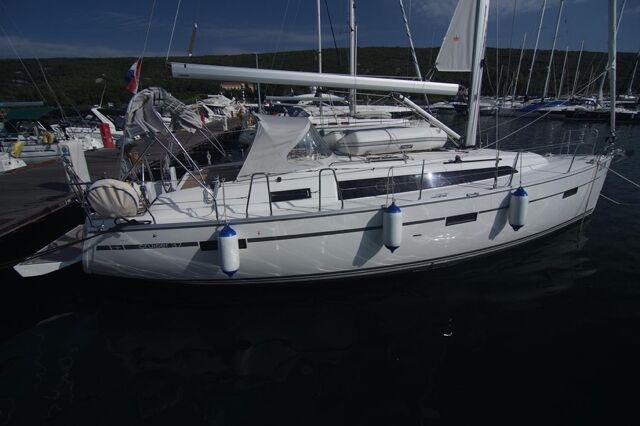 Bavaria Cruiser 37 - 3 cab. Jugo