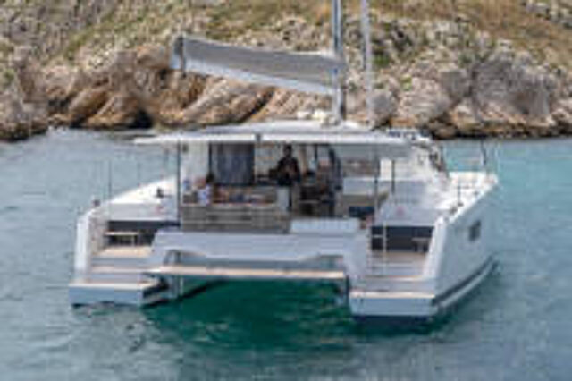 Fountaine Pajot Astrea 42 - 4 + 1 cab. Agitation