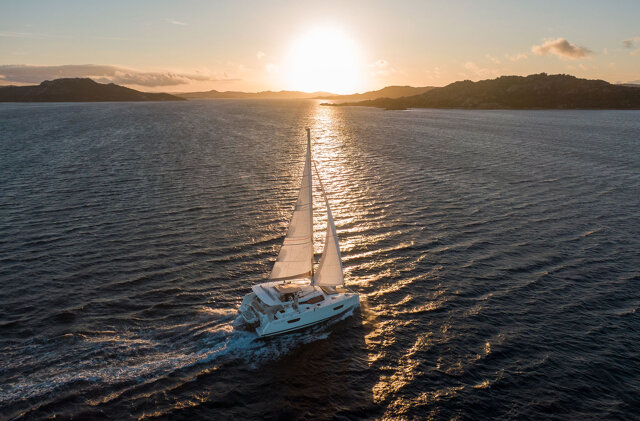 Fountaine Pajot Astrea 42 - 4 + 1 cab. Agitation