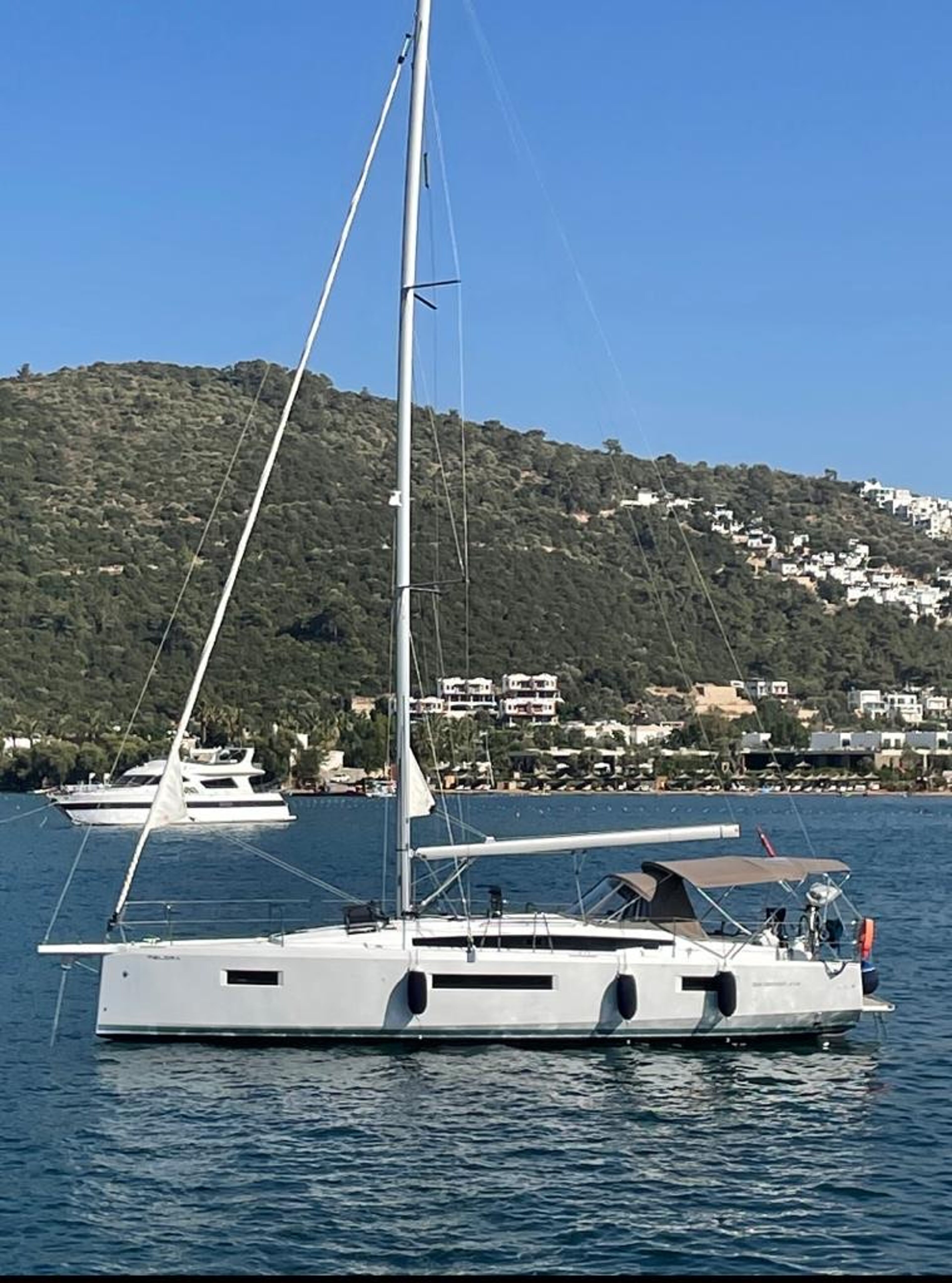 Sun Odyssey 410 - 3 cab. Pelora