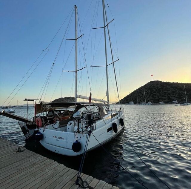 Sun Odyssey 410 - 3 cab. Pelora