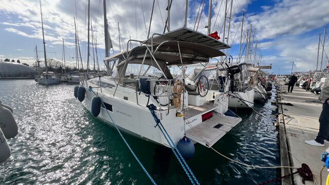 Sun Odyssey 410 - 3 cab. Pelora