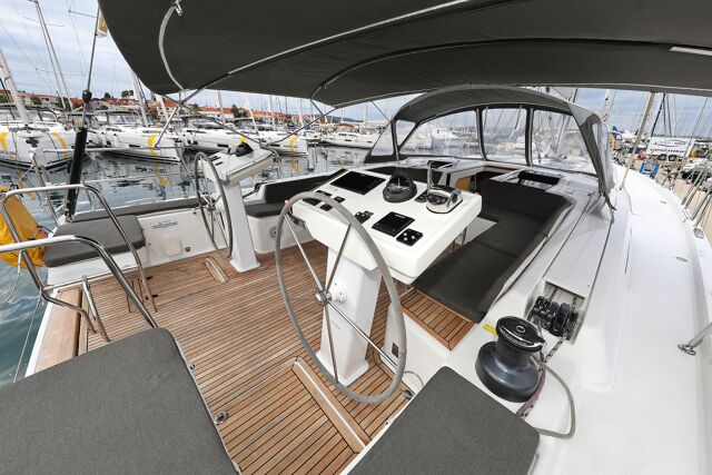 Hanse 548 - 5 + 1 cab. Moje