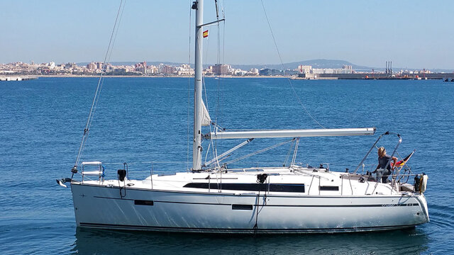 Bavaria Cruiser 37 - 3 cab. Black Pearl