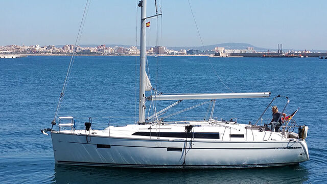Bavaria Cruiser 37 - 3 cab. Black Pearl