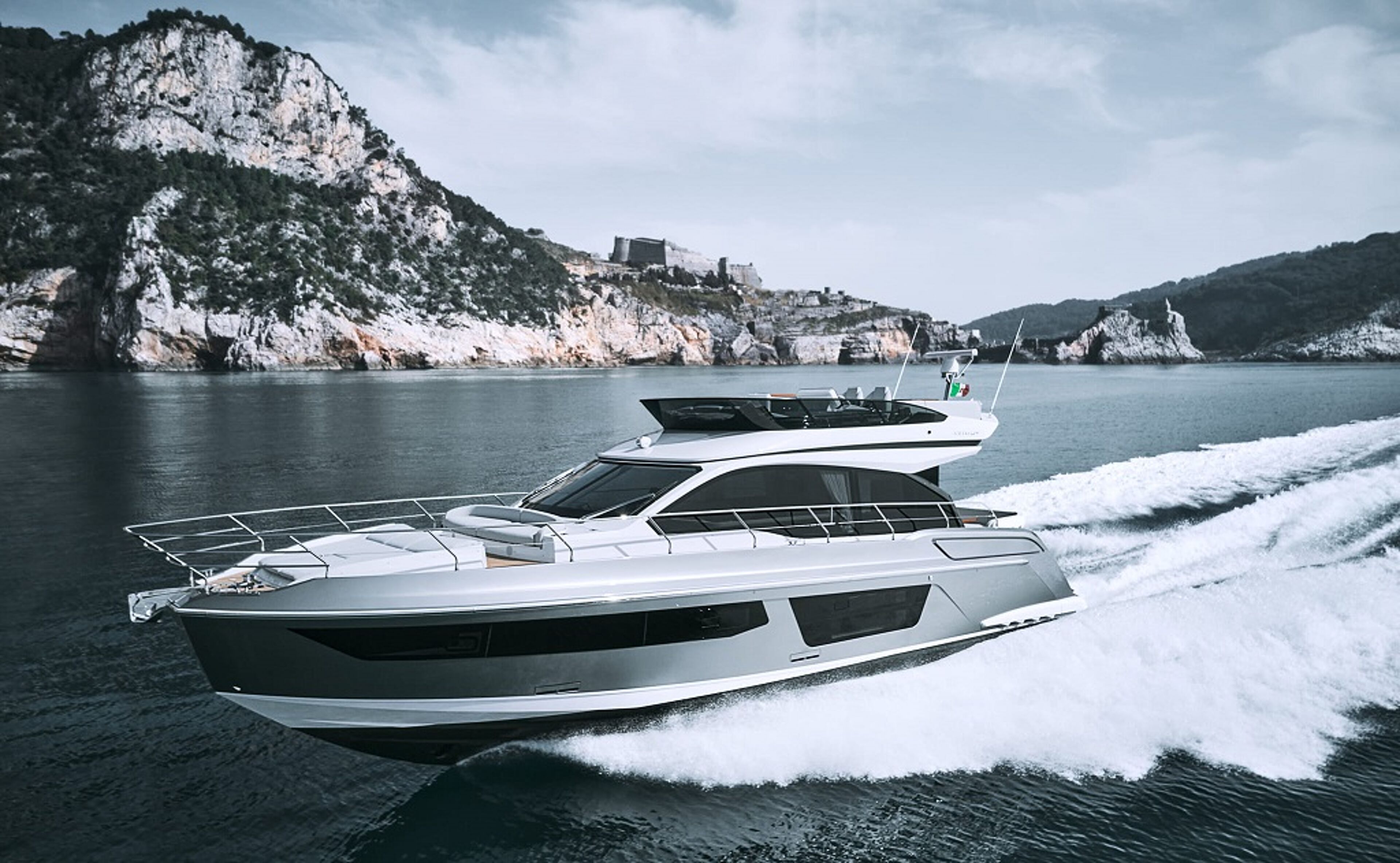 Azimut 53 Fly White