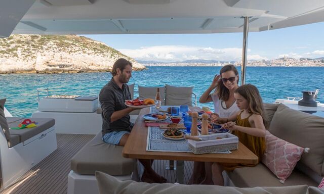 Fountaine Pajot Astrea 42 - 4 + 2 cab. Felis