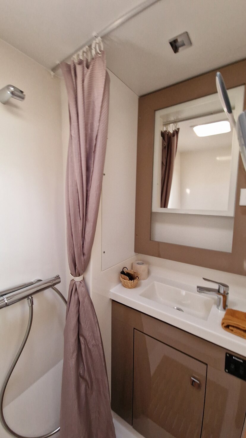 Fountaine Pajot Saona 47 Quintet - 5 + 1 cab. Felicia