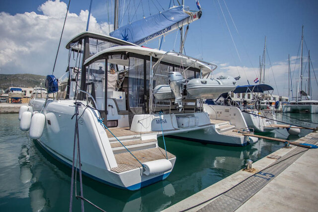 Lagoon 42 - 4 + 2 cab. Mitra 