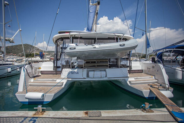 Lagoon 42 - 4 + 2 cab. Mitra 