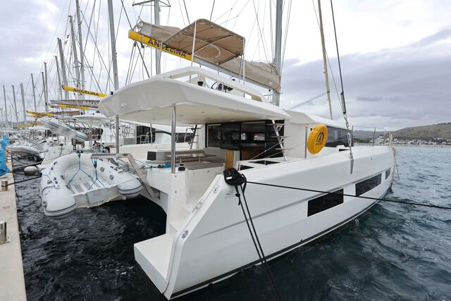 Dufour 48 Catamaran - 5 + 1 cab. Believe