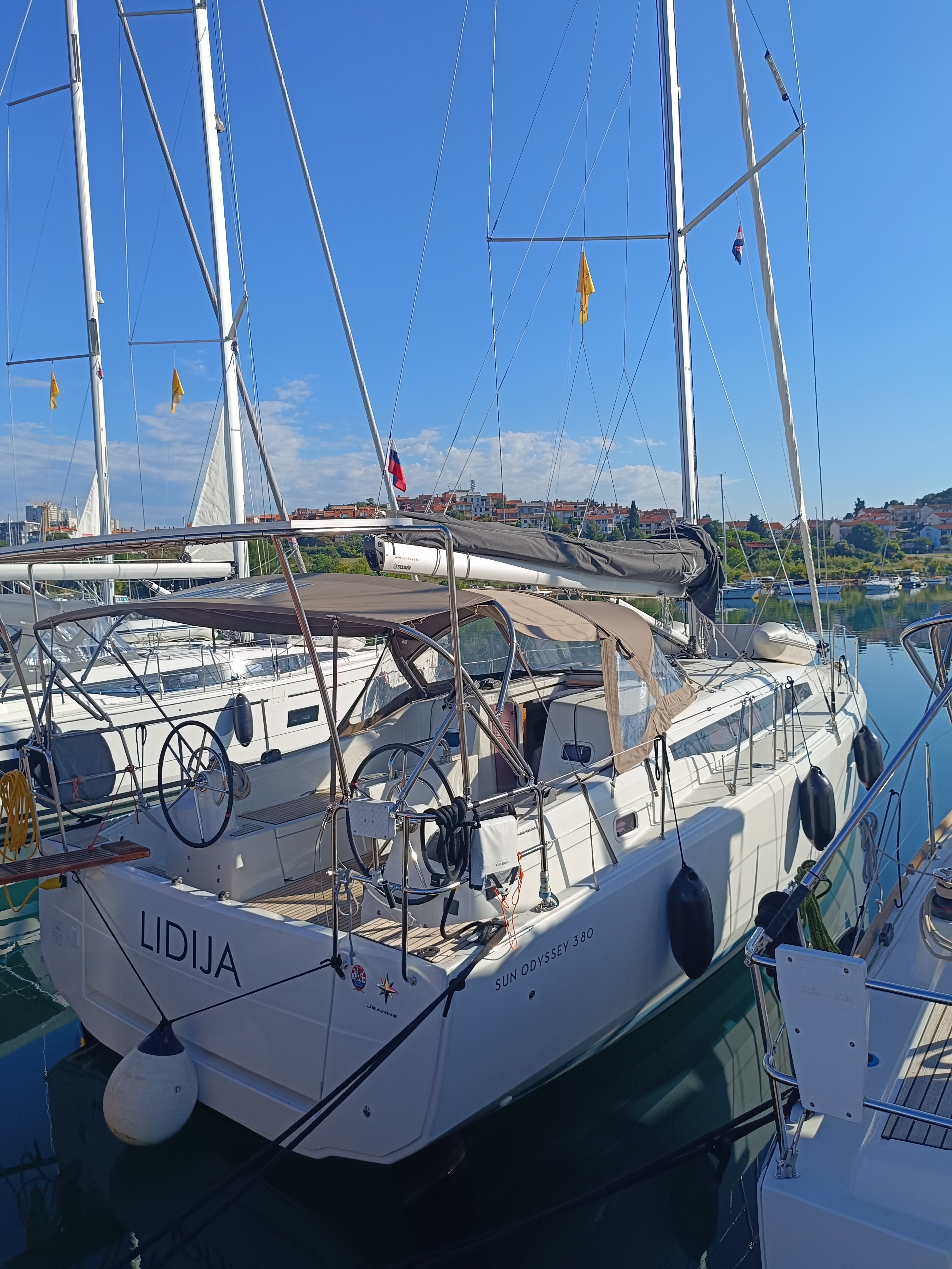 Sun Odyssey 380 - 3 cab. Lidija