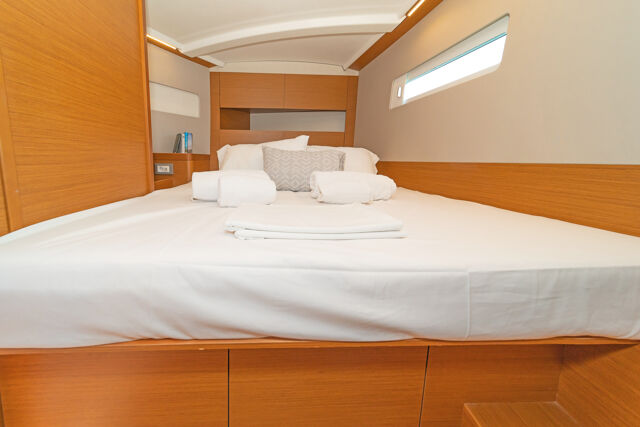 Sun Odyssey 410 - 3 cab. Zheng Yi Sao (郑一嫂)