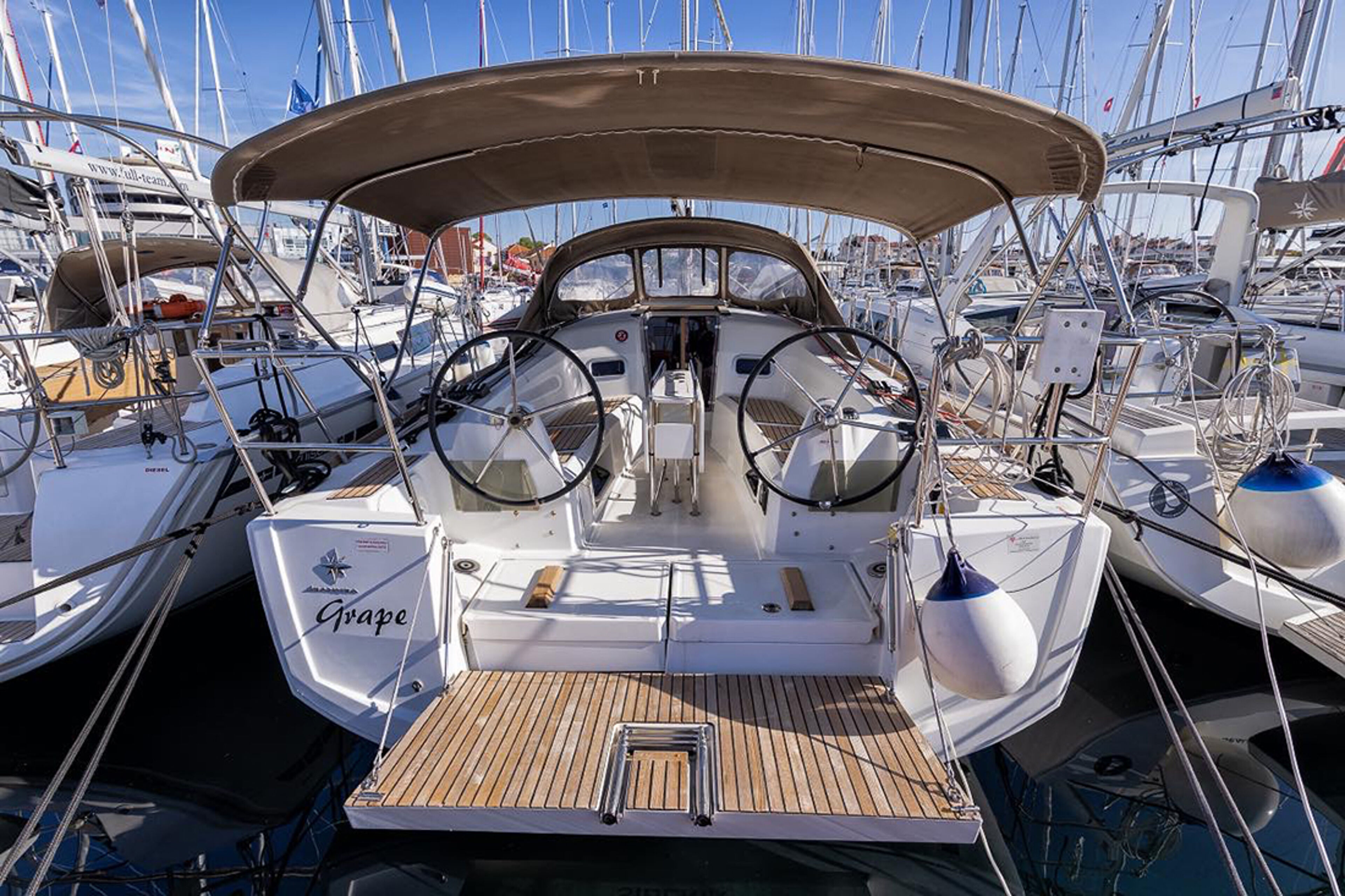 Sun Odyssey 349 Grape