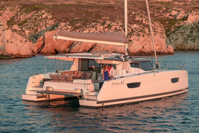 Fountaine Pajot Astrea 42 - 4 + 1 cab. Deutz