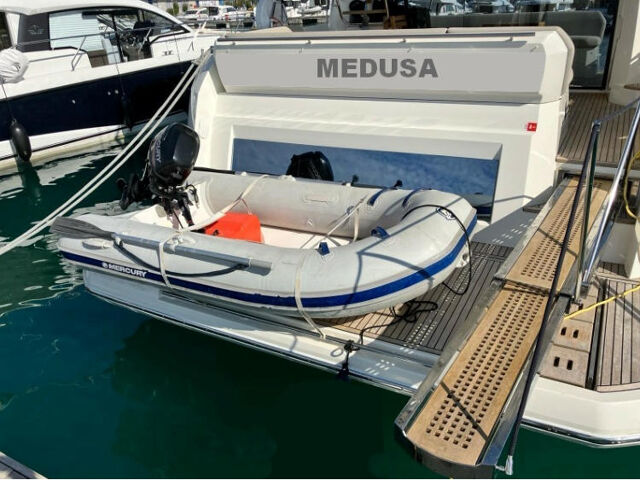 Prestige 520 Flybridge Medusa