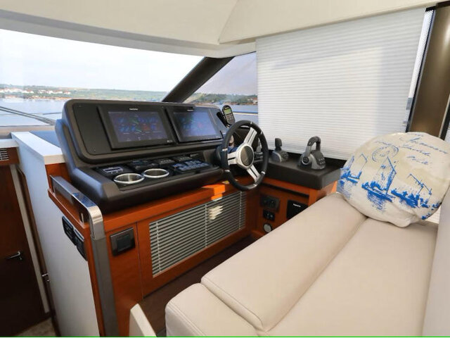 Prestige 520 Flybridge Medusa