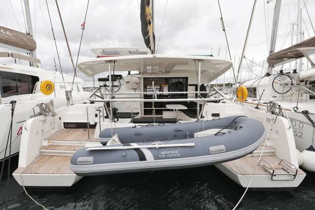 Lagoon 42 - 4 + 2 cab. Ice Cat