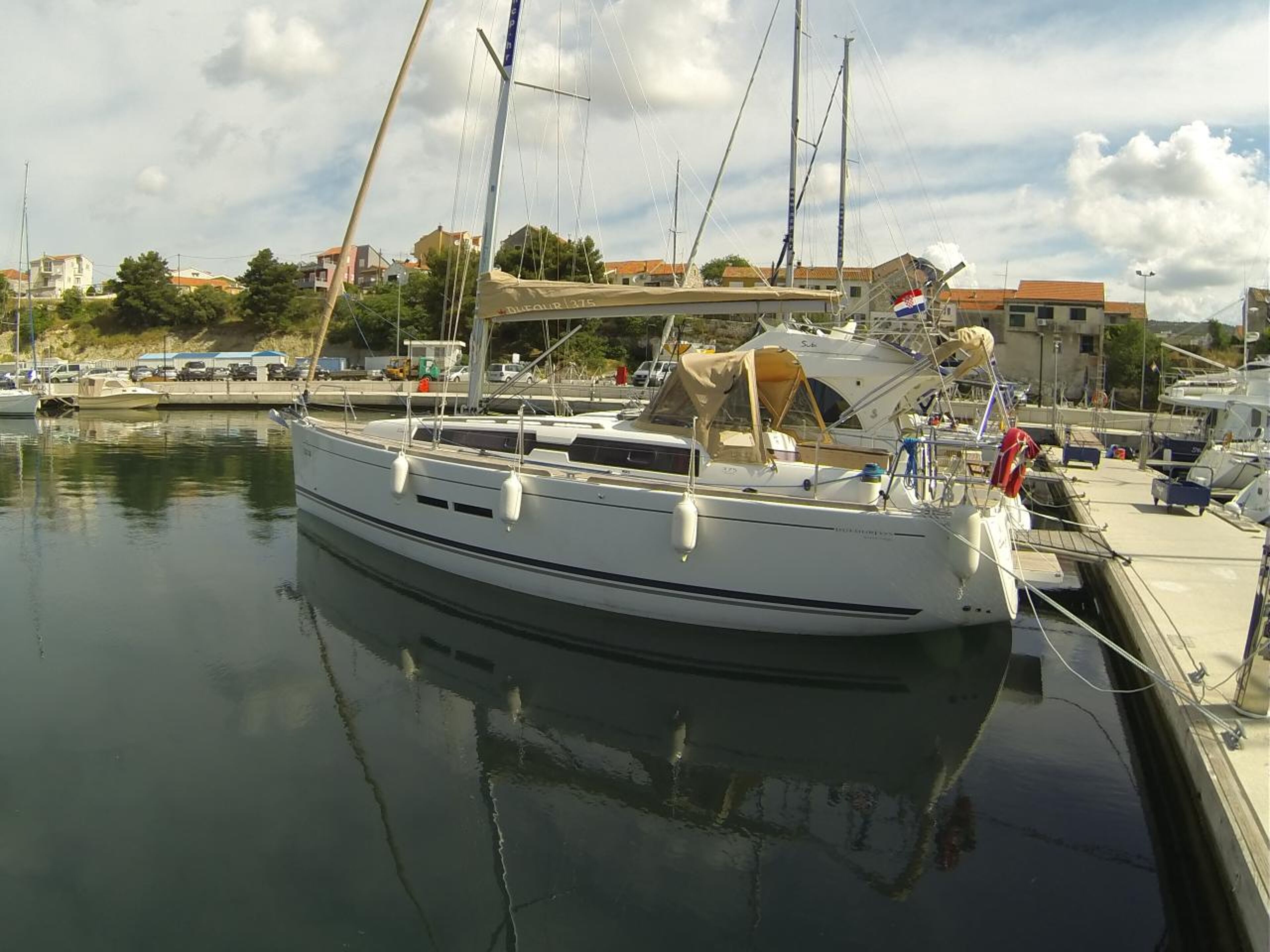 Dufour 375 GL China Girl