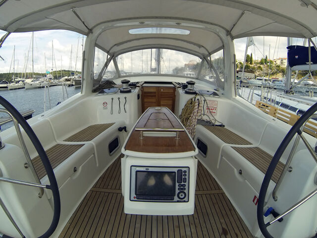 Oceanis 50 - 5 + 1 cab. Pika II