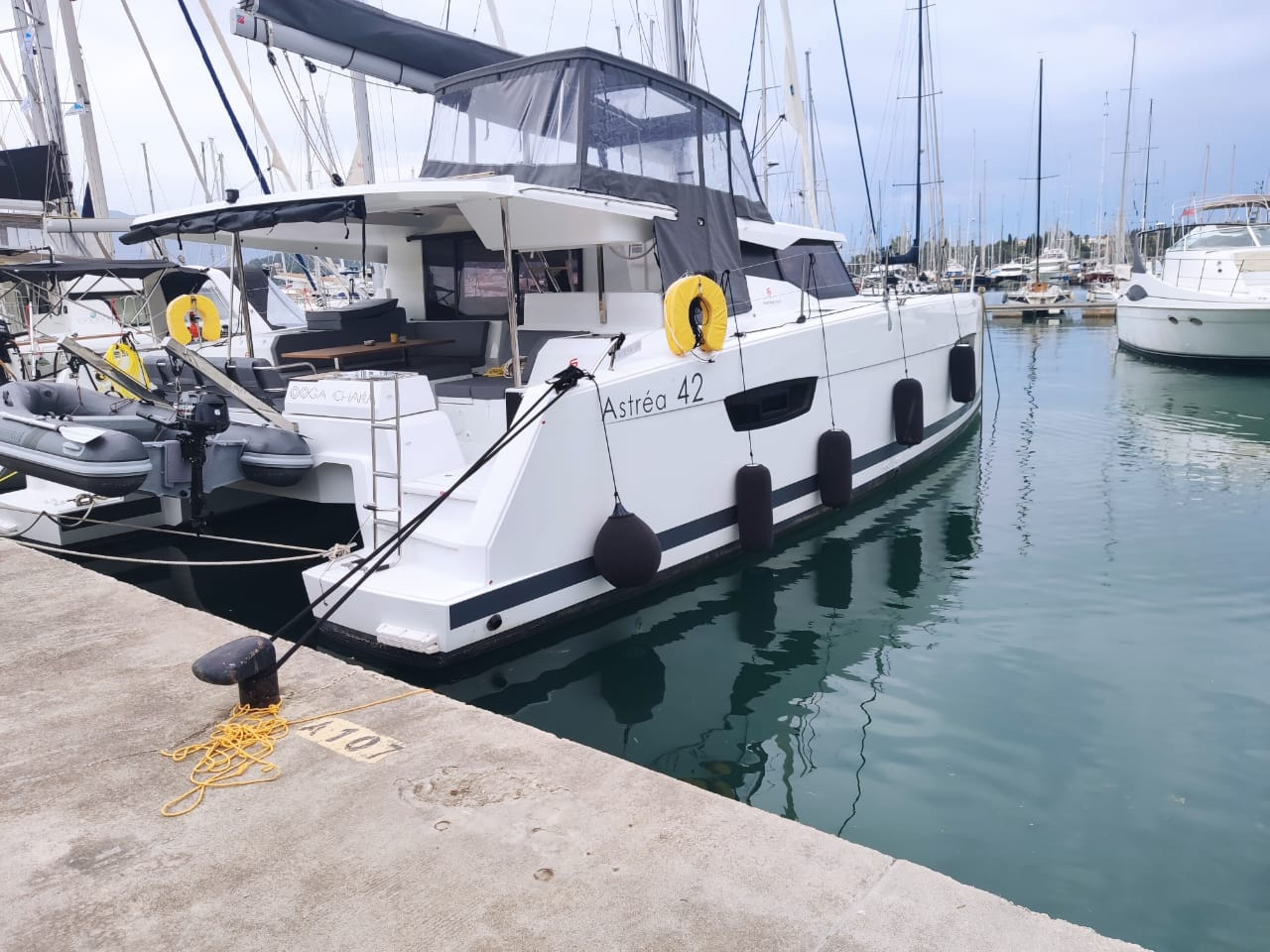 Fountaine Pajot Astrea 42 - 4 + 2 cab. Ooga Chaka