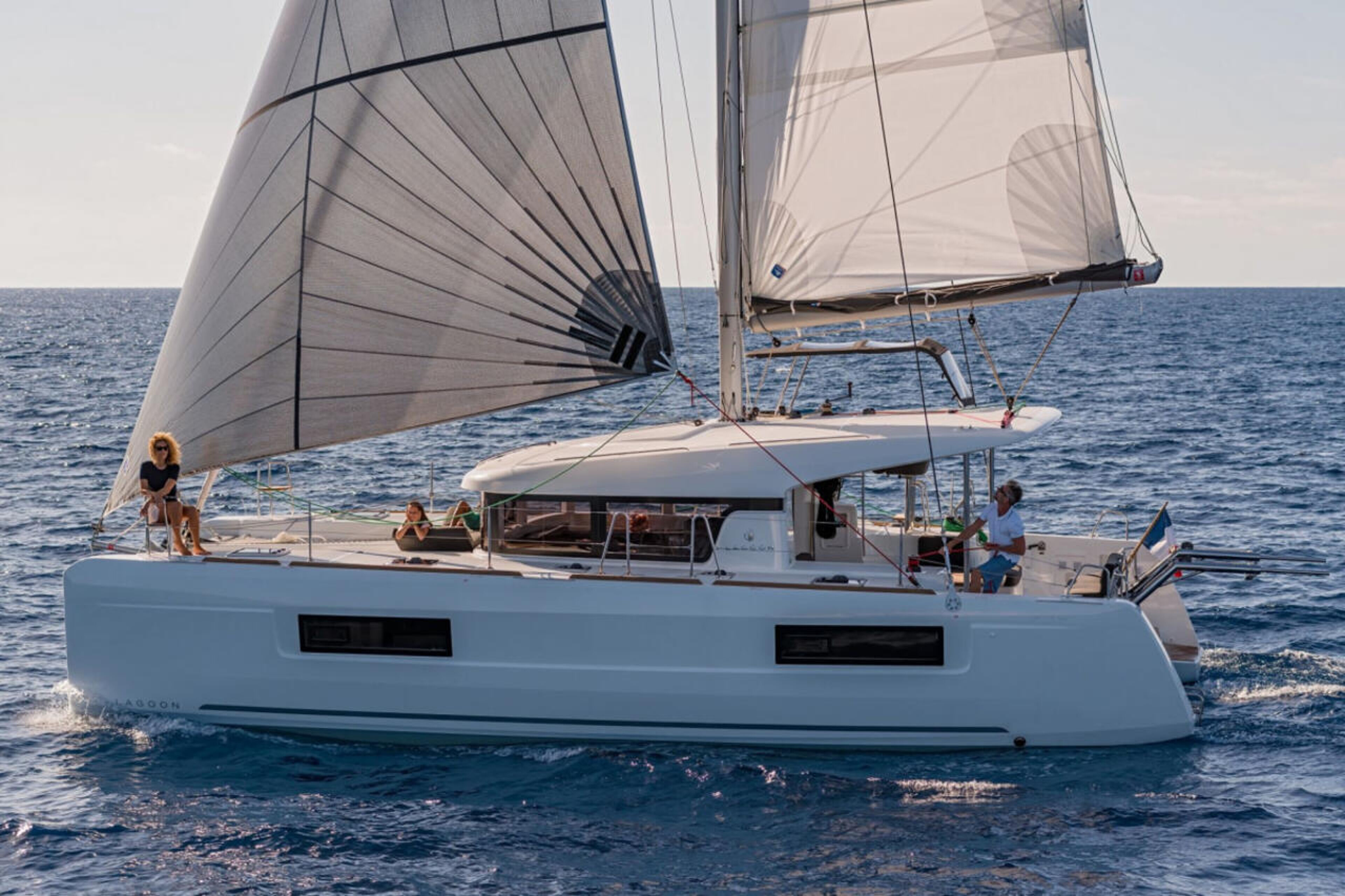 Lagoon 400 S2 - 4 + 2 cab. Providence