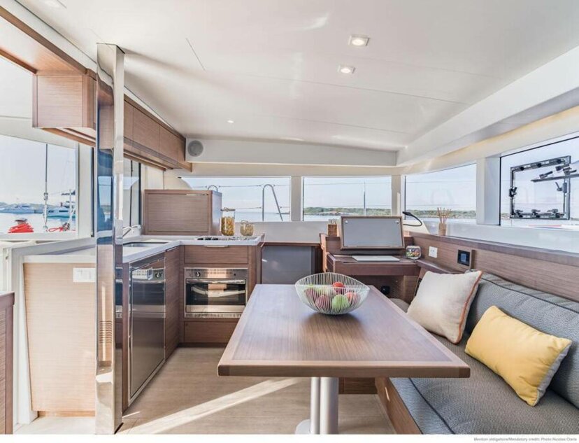 Lagoon 400 S2 - 4 + 2 cab. Providence