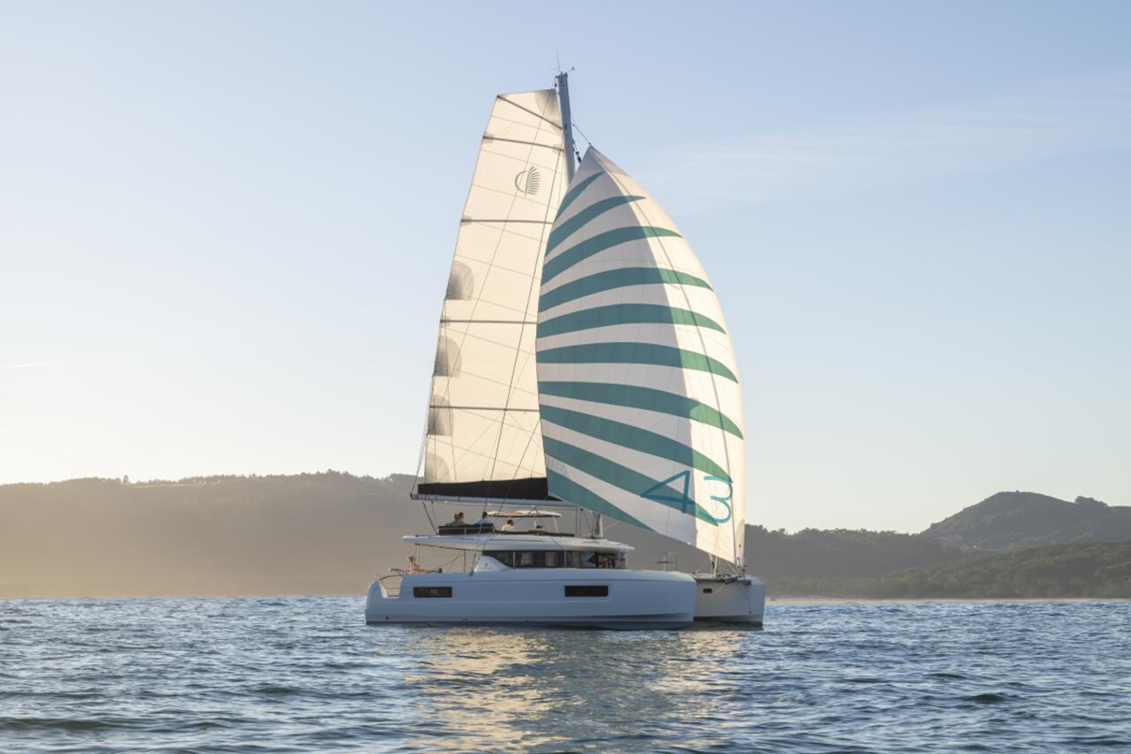 Lagoon 43 - 4 + 2 cab. Solara