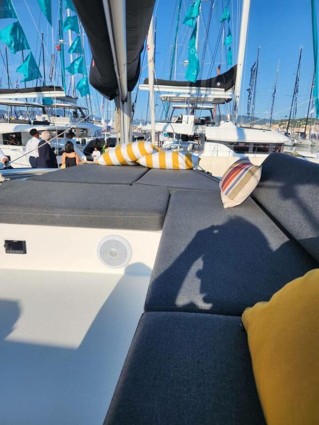 Lagoon 43 - 4 + 2 cab. Solara