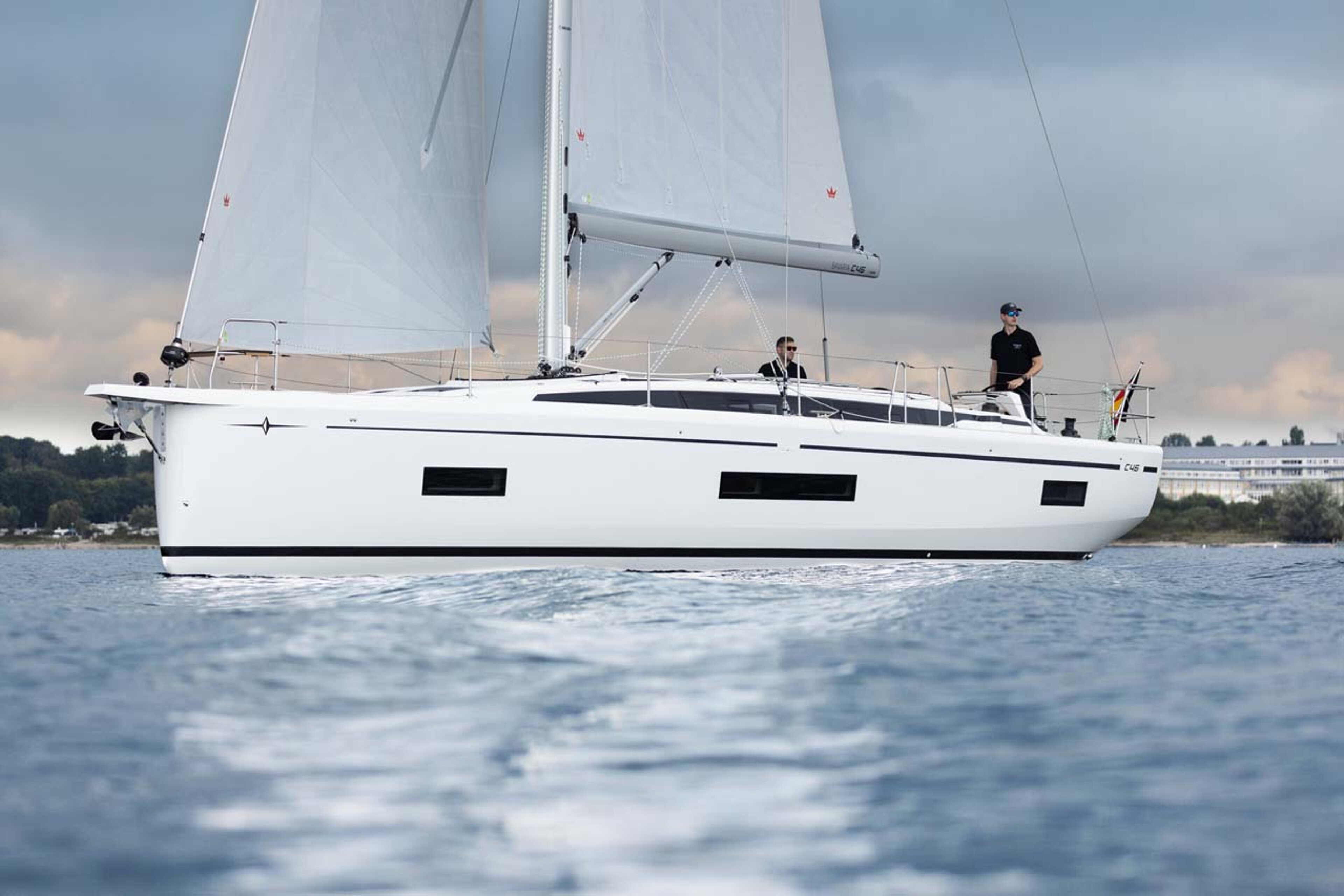 Bavaria C46 - 5 cab. Vela