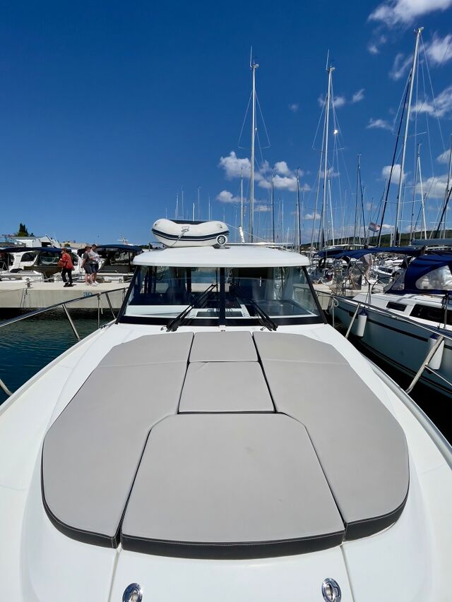 Merry Fisher 1095 Helios
