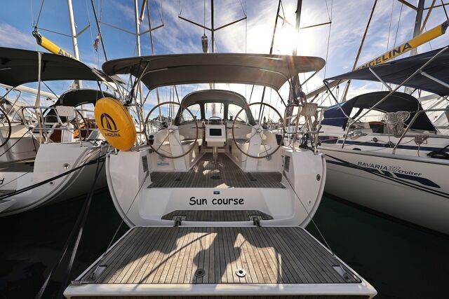 Bavaria Cruiser 37 - 3 cab. Sun Course