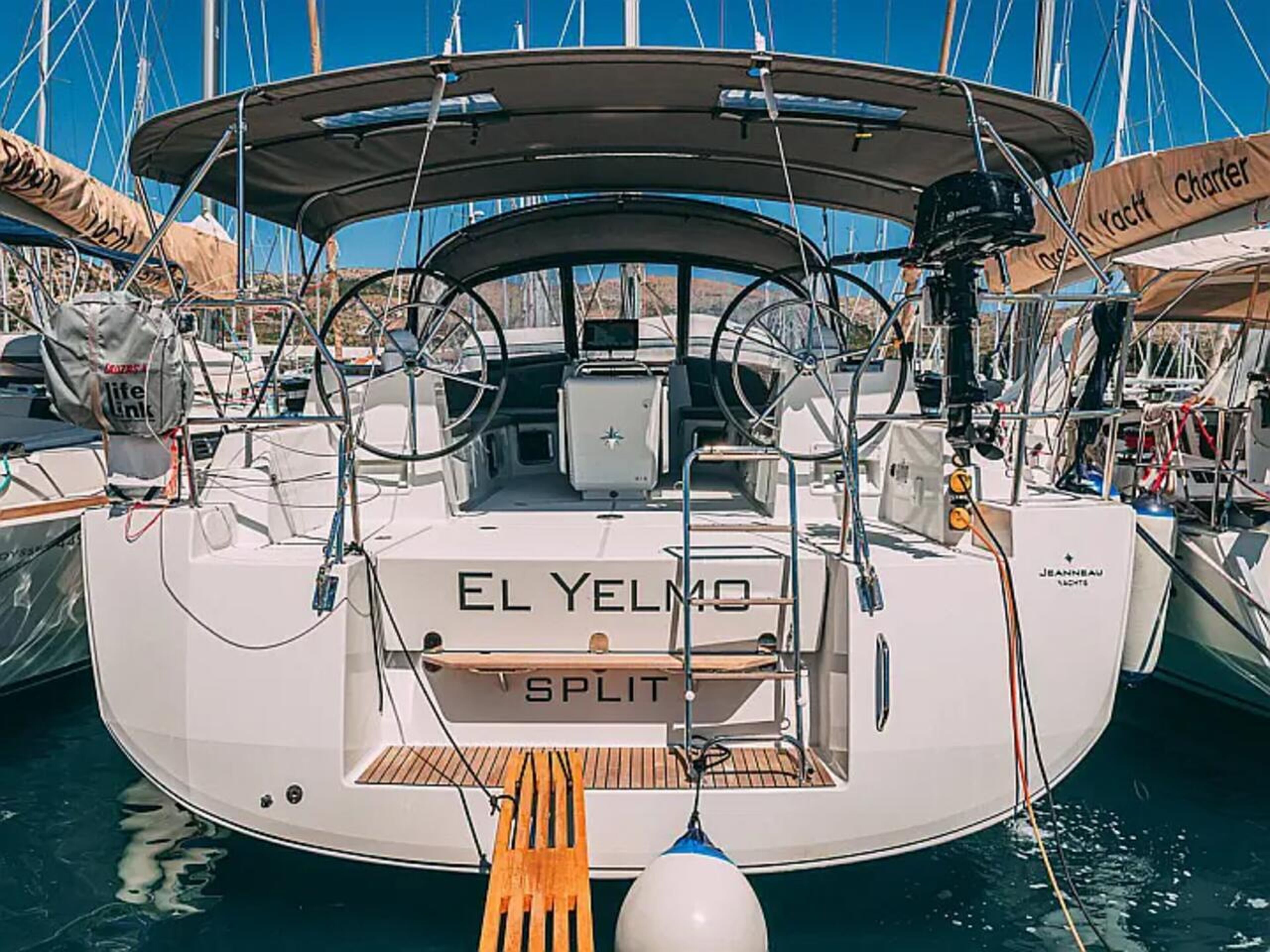 Jeanneau 54 - 5 + 1 cab.	 El Yelmo