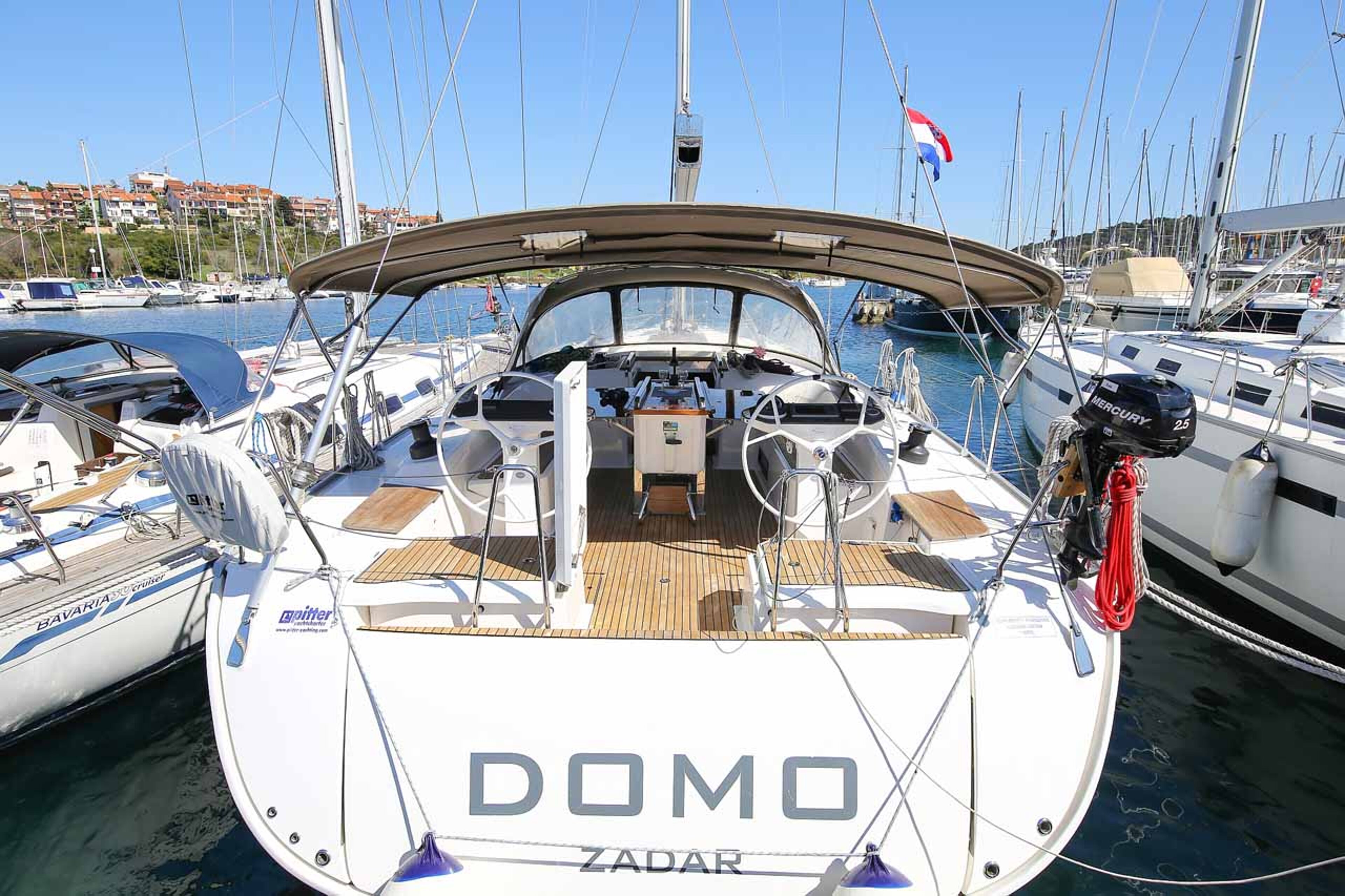 Bavaria Cruiser 56 - 5 + 1 cab. Domo