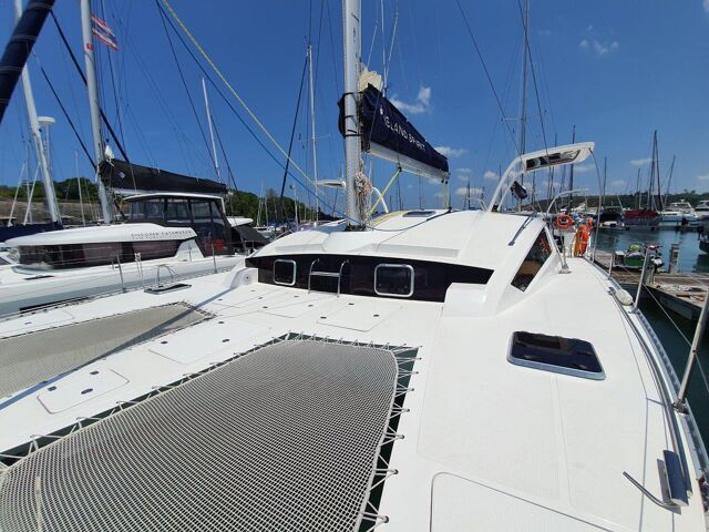 Island Spirit 410 Gauthai