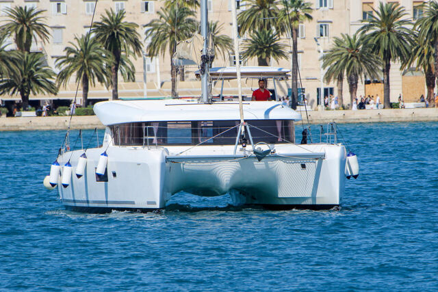 Lagoon 42 - 4 + 2 cab. Poppy
