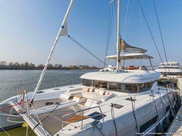 Lagoon 55 - 5 + 2 cab. New