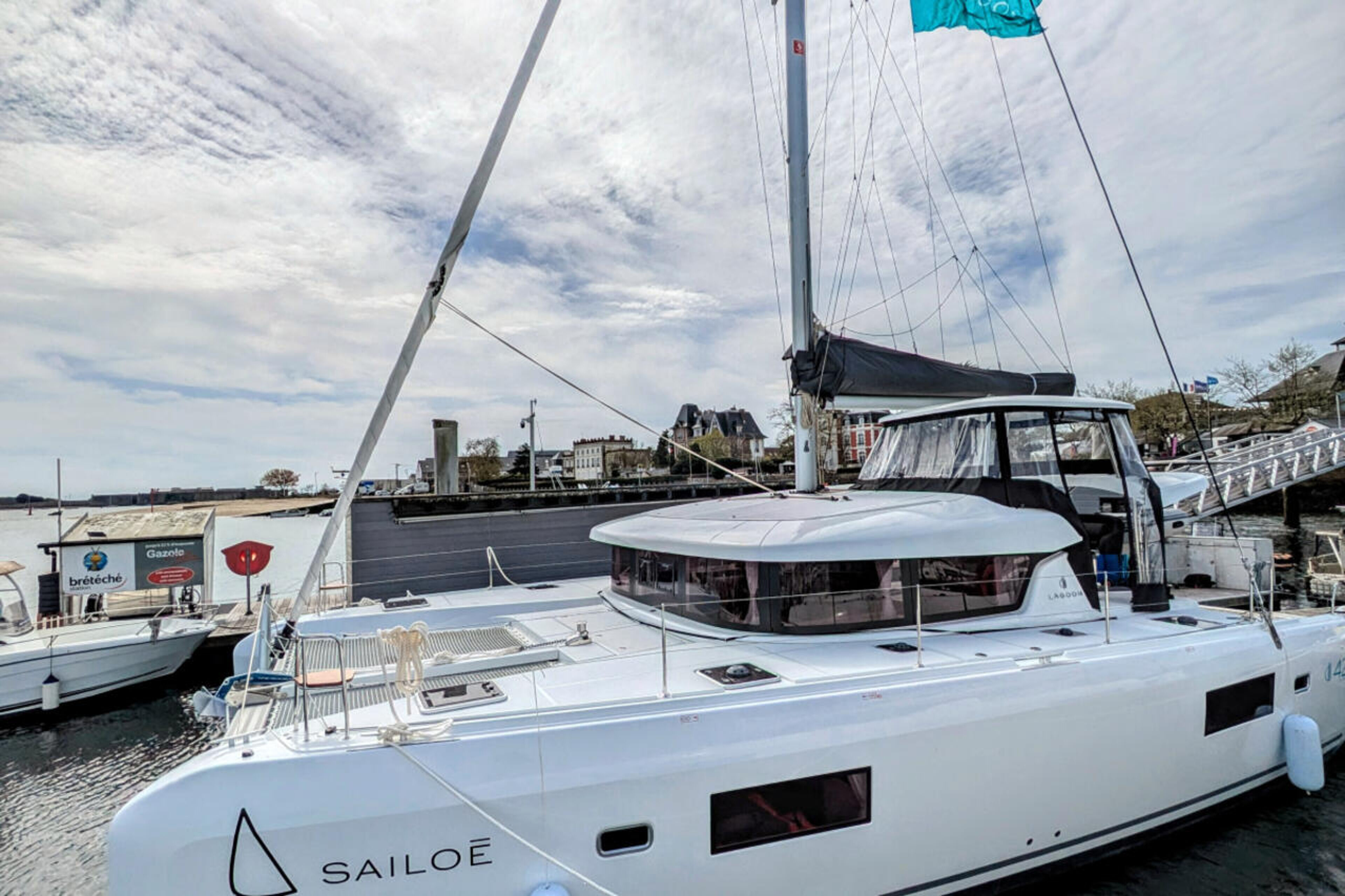Lagoon 42 - 4 + 2 cab. Zannannan