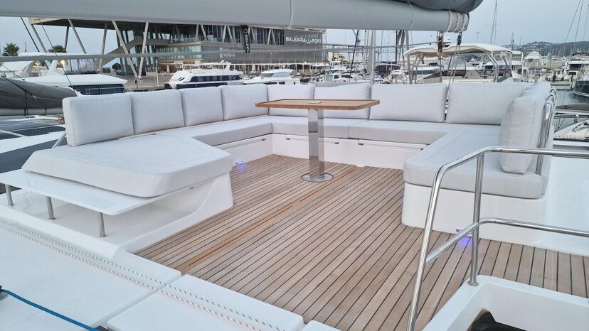 Aventura 45 Art J
