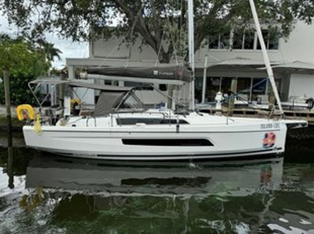 Dufour 37 - 3 cab. Island Girl