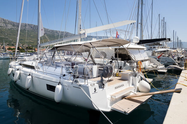 Oceanis 51.1 OW - 3 + 1 cab. Mamamia