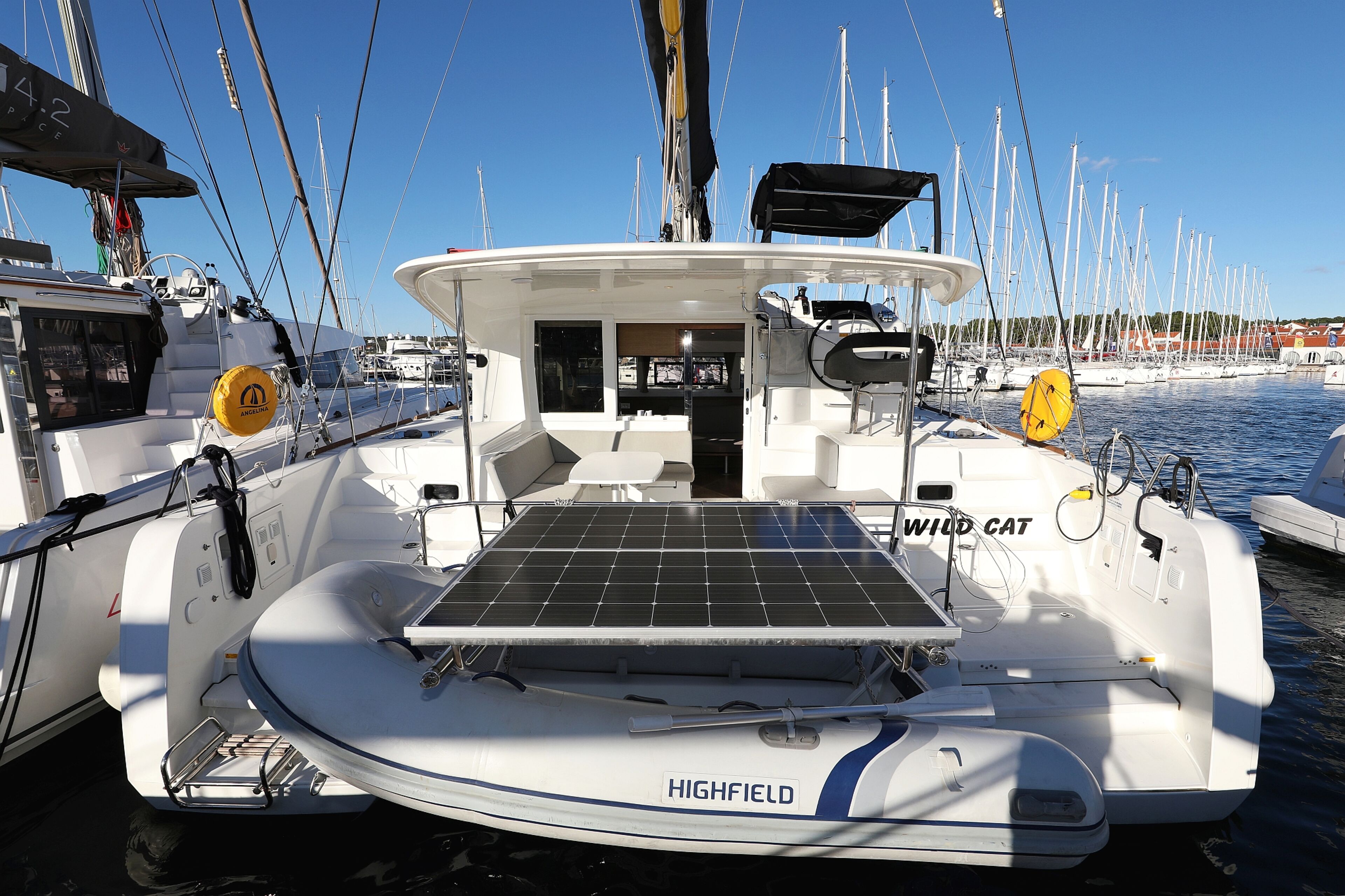 Lagoon 40 - 4 + 2 cab Wild Cat