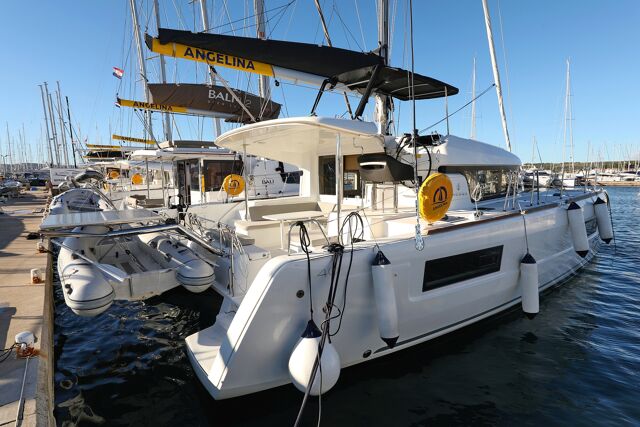 Lagoon 40 - 4 + 2 cab Wild Cat