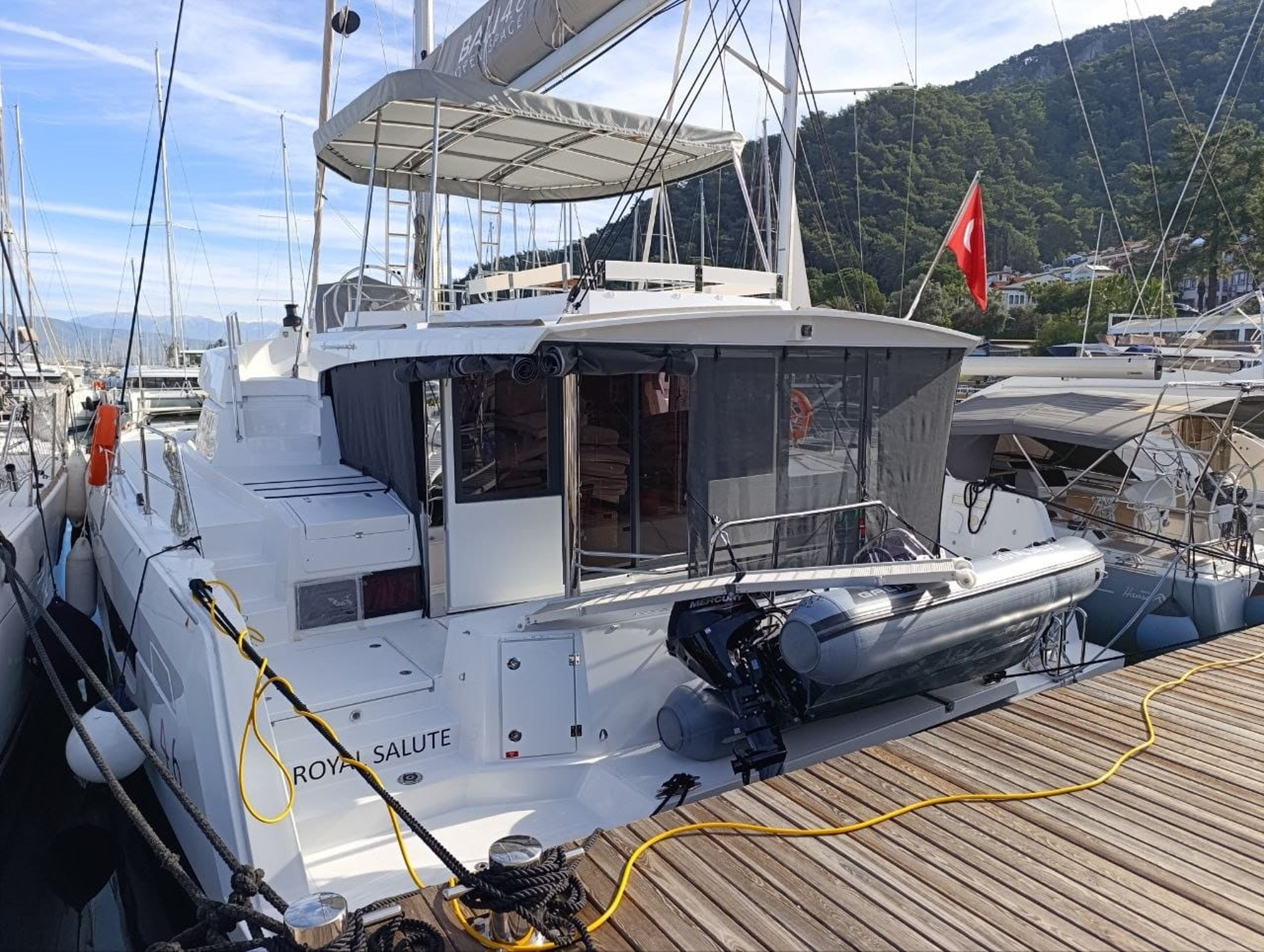 Bali 4.6 - 4 + 1 cab. Royal Salute